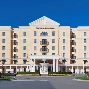 https://hampton-inn-suites-charlotte-south-park-at-phillips-place.1sthotelscharlotte.com